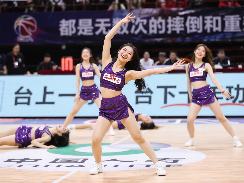 有粉丝在评论中感慨：“原来她们的每一个笑