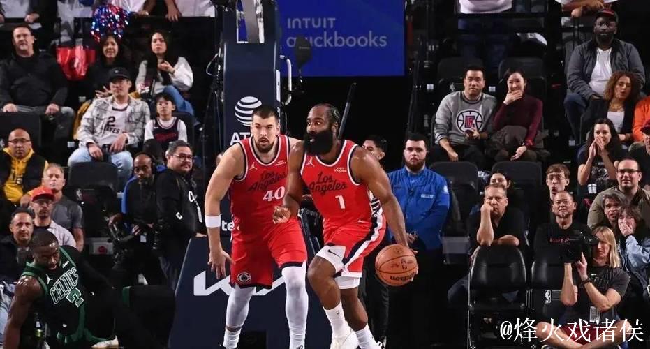 布朗狂砍50+5怀特贡献29+7 凯尔特人终结快船6连胜之路